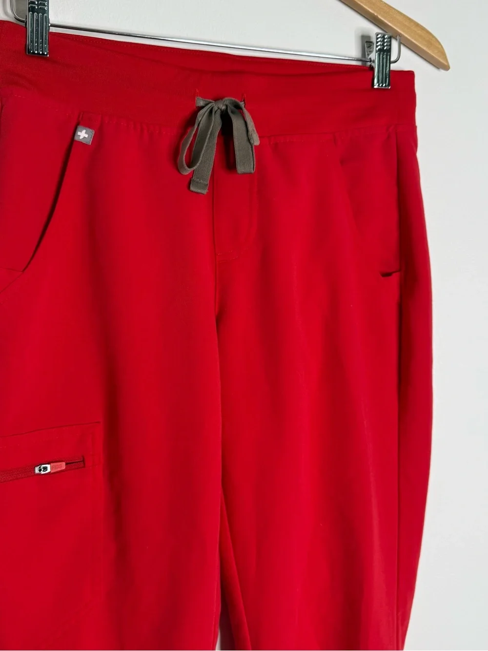 FIGS Scrub Set XS Tall Zamora Pants Catalina Top Red Technical Collection